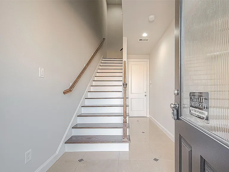 2634 Texas St — Photo 4