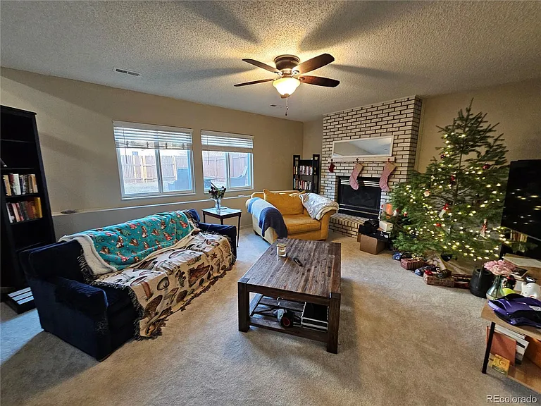 880 Crandall Dr — Photo 6