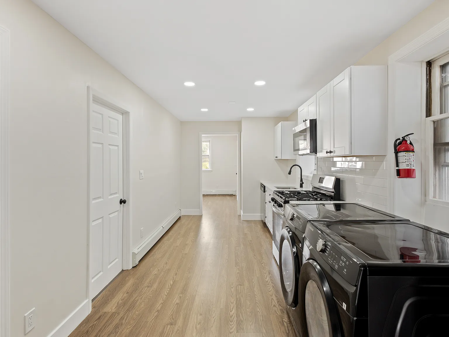 3 bed, 1800 sqft, $3,800 — Photo 4