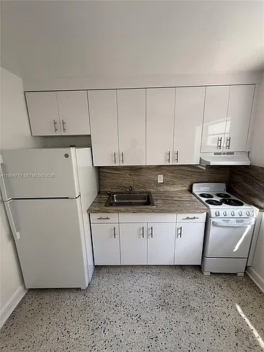 926 NW 5th St #2 Photo 1