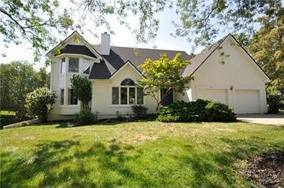 1st image of 325 NE Brockton Dr