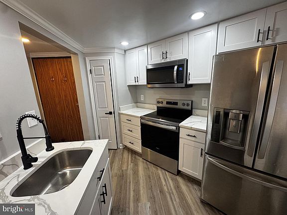 4th image of 2725 Connecticut Ave NW APT 303