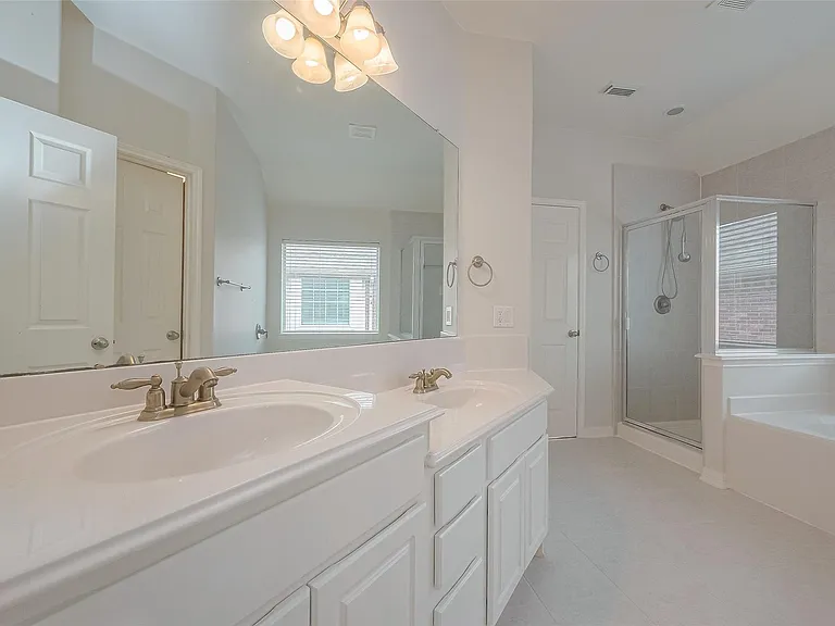 18118 Billabong Crescent Ct — Photo 36