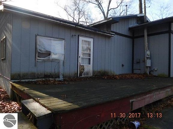4th image of 3400 Midland St