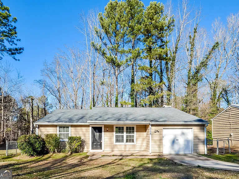 5176 Martins Crossing Rd — Photo 1