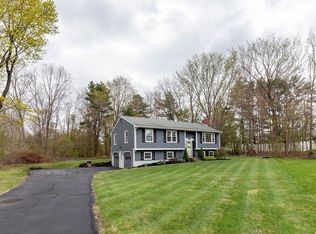 8 Old Farm Rd, Sturbridge, MA 01566