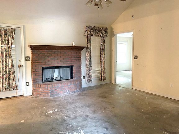 4th image of 76 Lee Road 2106