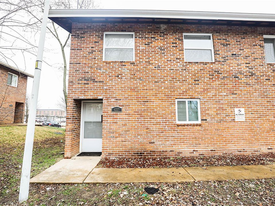 1st image of 4225 W Executive Dr