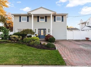 1000 Mildred Dr, Baldwin, NY 11510