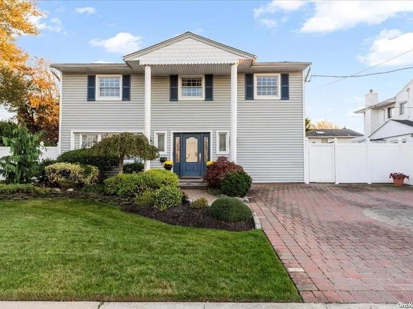 1000 Mildred Drive, Baldwin, NY 11510