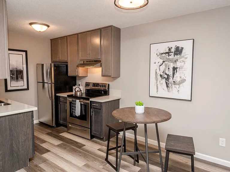 The Birchway Apartments — Photo 6