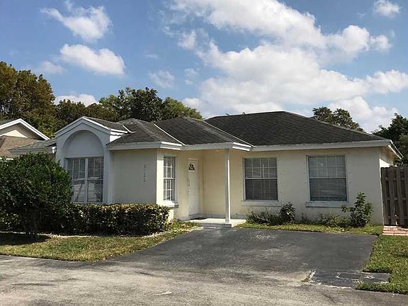 3rd image of 5733 NW 101st Ct
