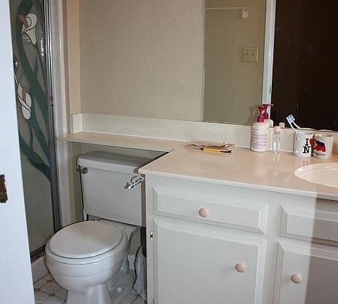 4th image of 1150 Royal Oaks Dr