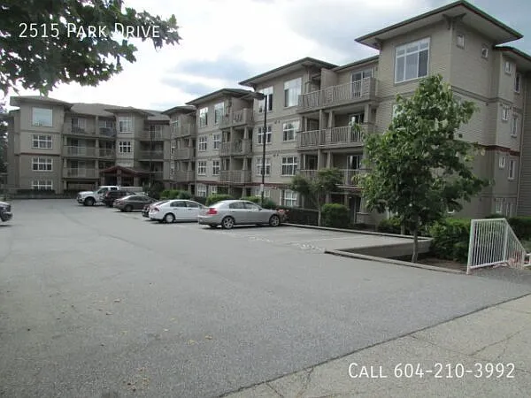 2515 Park Dr #402 — Photo 1