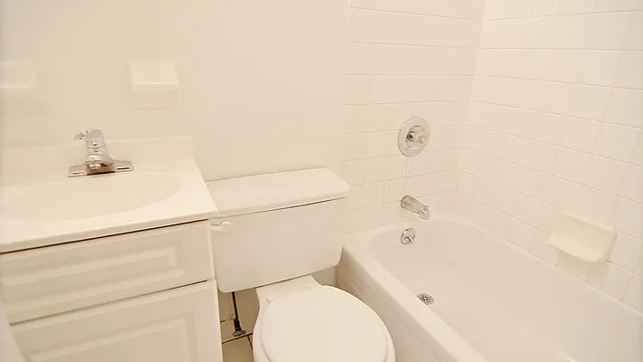 Rented by Park Property Advisors | media 37