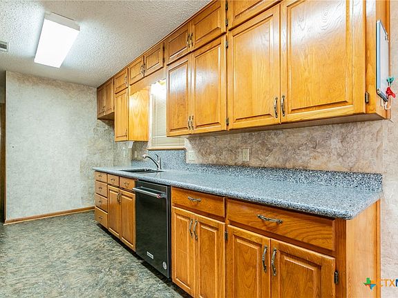 4th image of 2601 River Oaks Dr