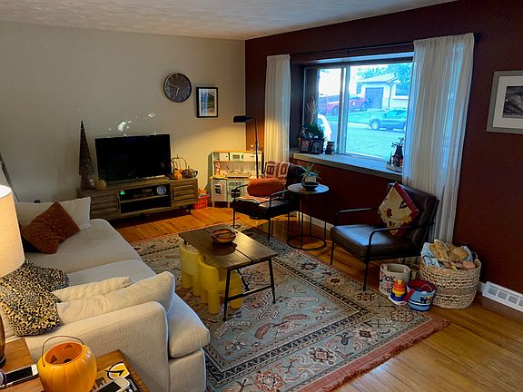 2nd image of 1501 Chatam Dr