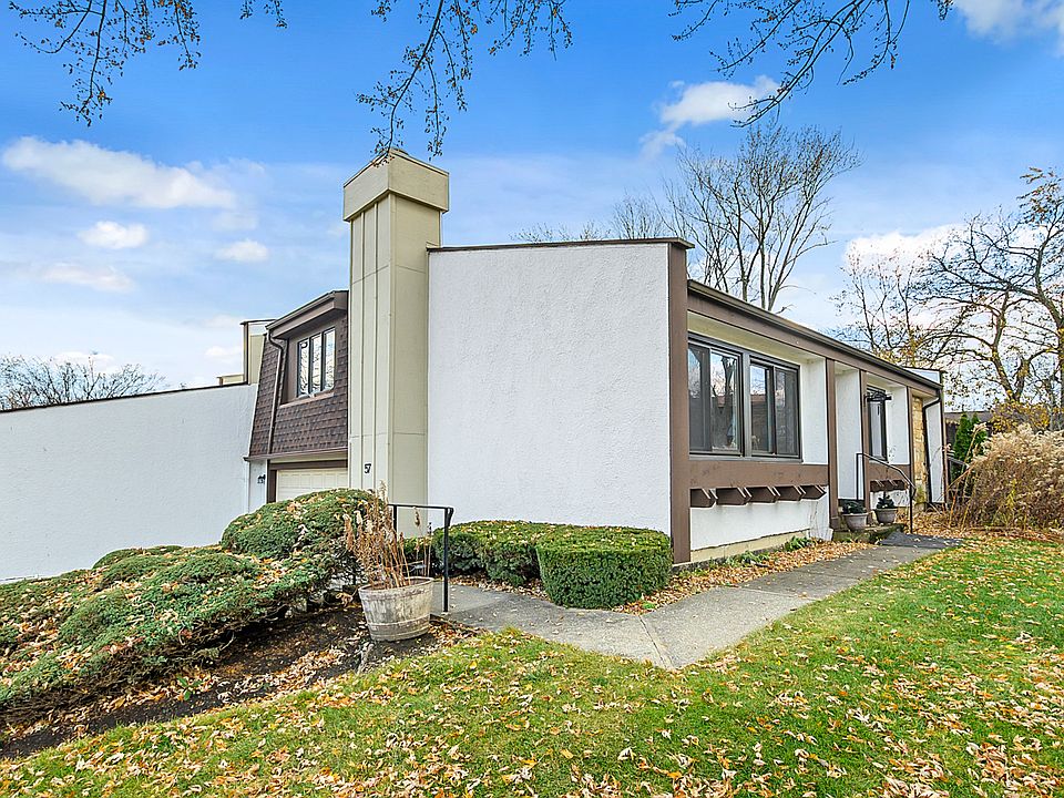 1st image of 57 Briarwood Sq #0
