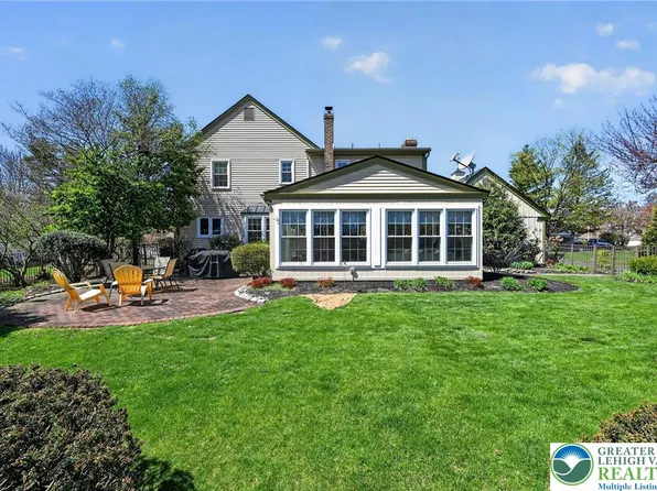 2953 Parkview Ln, Allentown, PA 18103