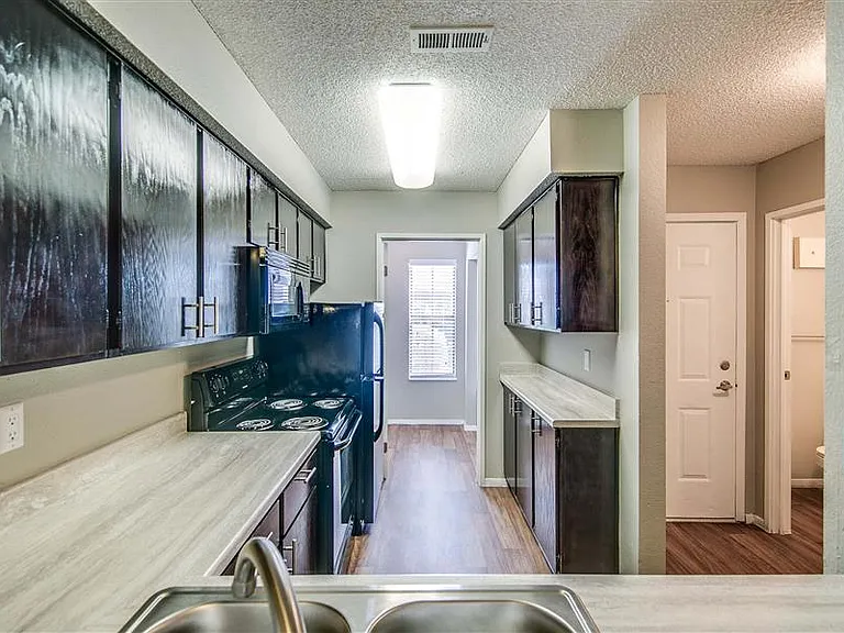 Springhill Apartments — Photo 34