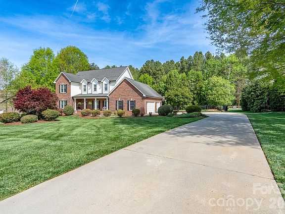 5th image of 176 Spring Forest Dr
