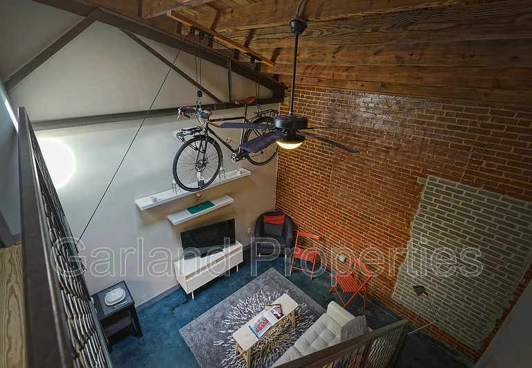 631 Campbell Ave SW #211 — Photo 8