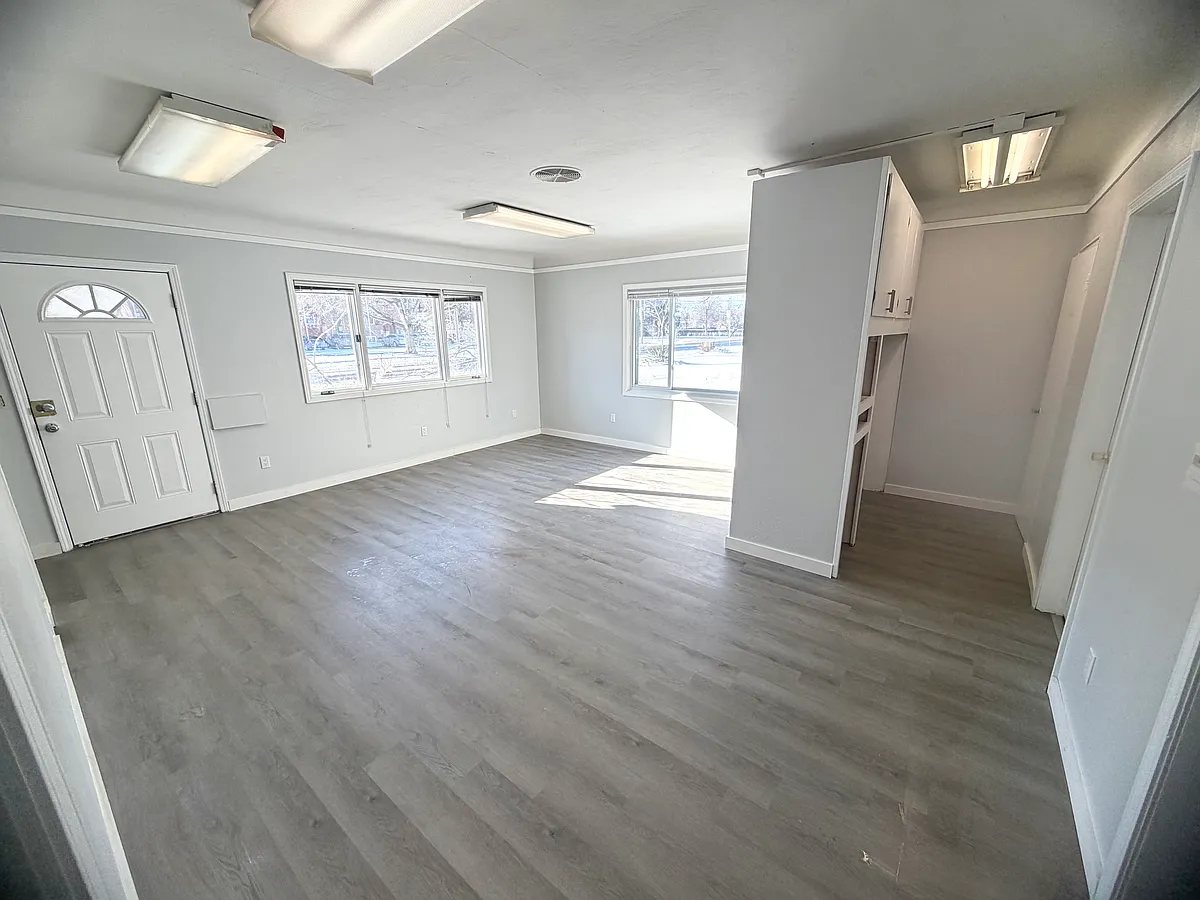 Building Photo - 3138 Tremainsville Rd