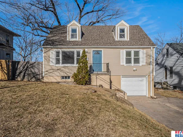 6760 Wirt St, Omaha, NE 68104