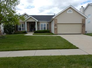 6829 Dunhill Dr, Fairview Heights, IL 62208