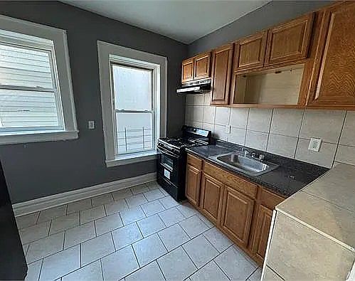 1st image of 220 Roseville Ave #5C
