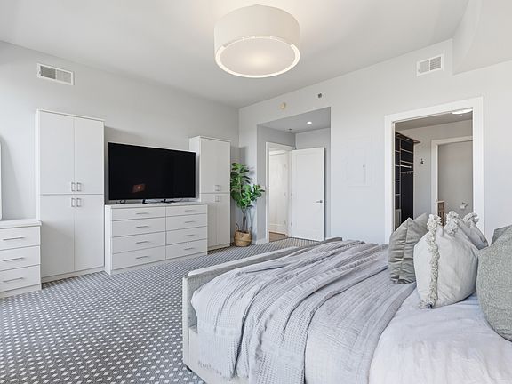 5th image of 900 20th Ave S APT 1314