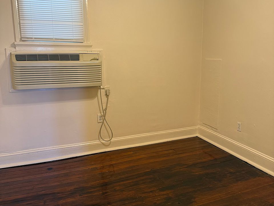 2nd image of 3402 Dryades St APT A