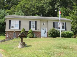 15 Hayestown Hts, Danbury, CT 06811