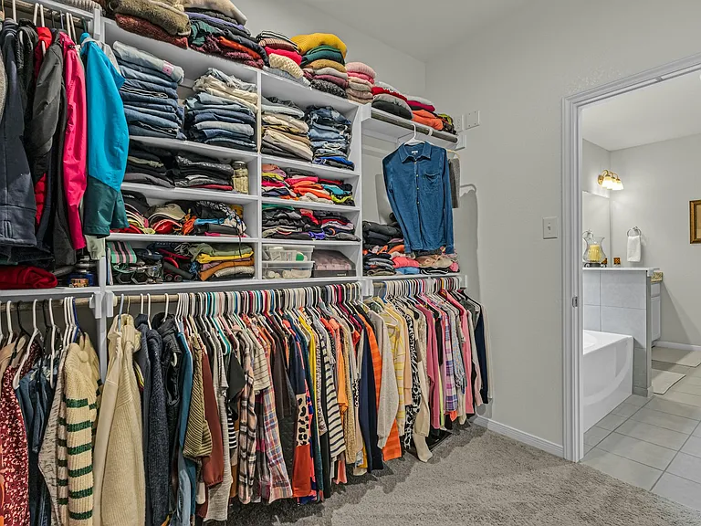 2221 Clove Ct — Photo 30