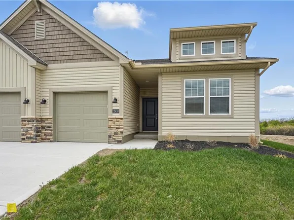 12422 S Acacia Dr, Lees Summit, MO 64086