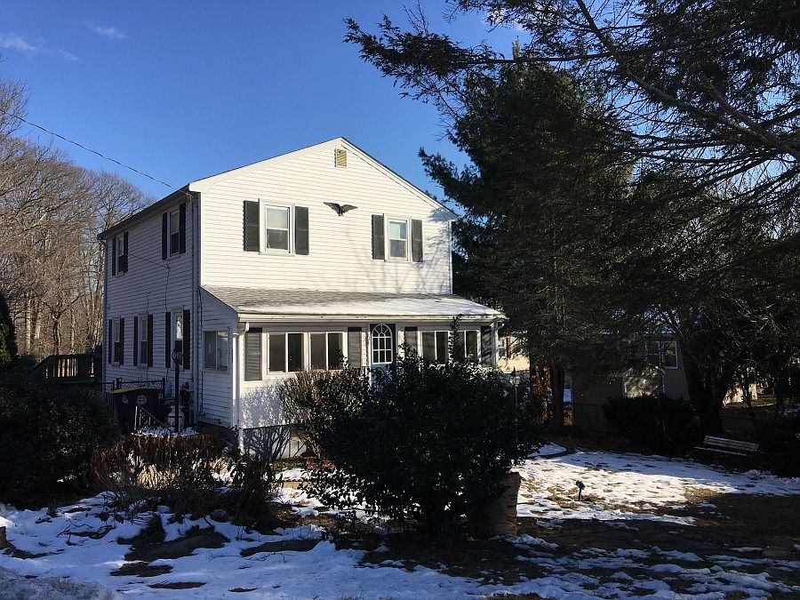 1st image of 704 Summer St