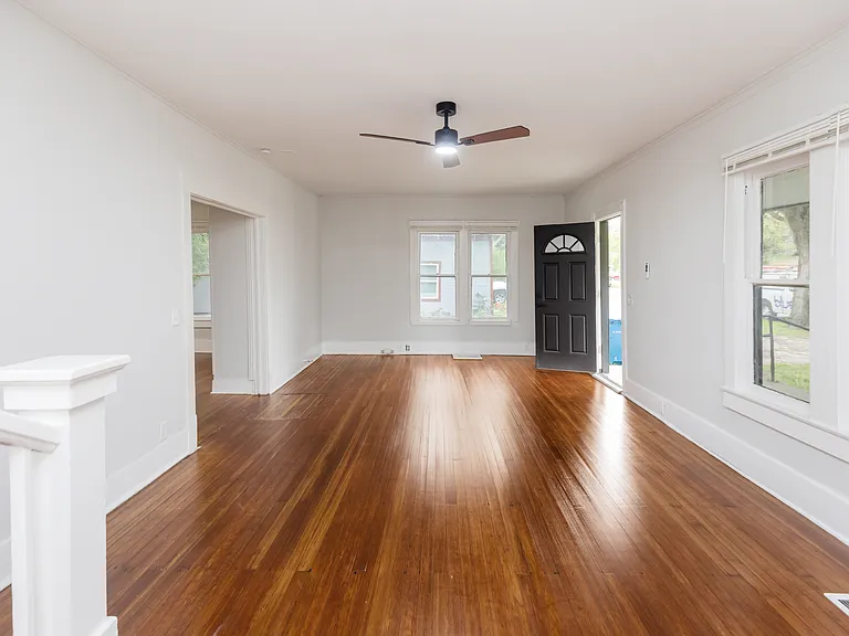 1025 W Walker St — Photo 17