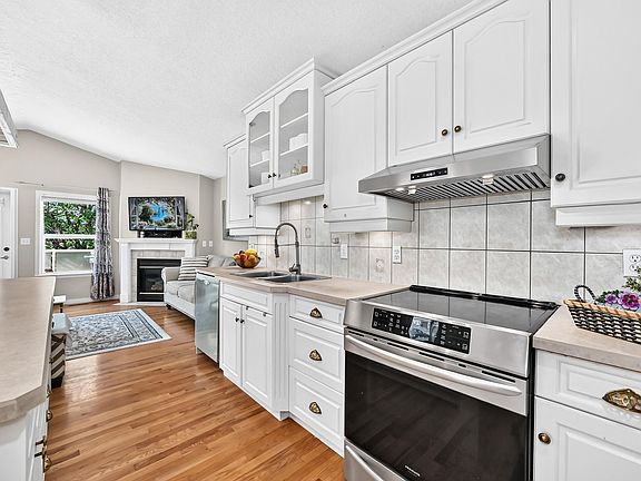5th image of 4210 37th Ave NW