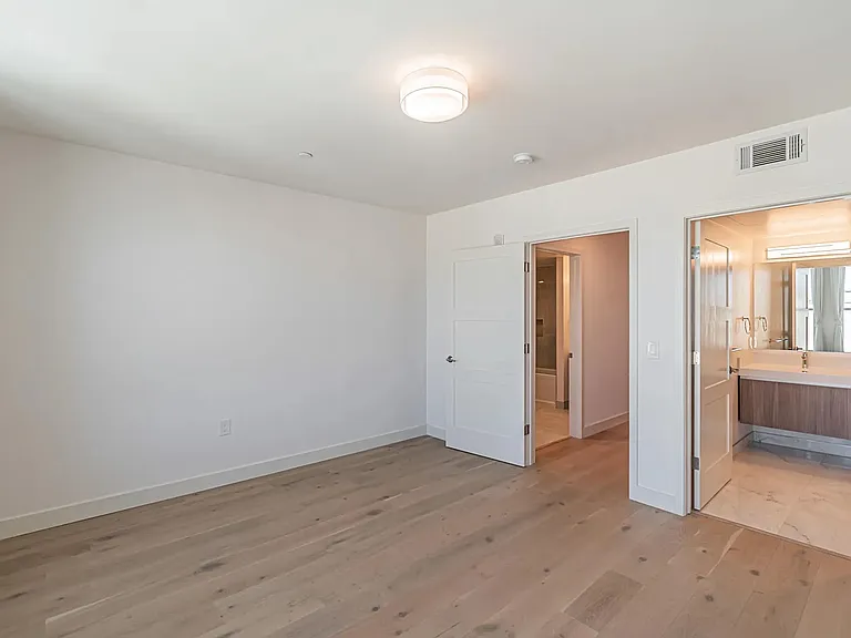 2224 Clement St #104 — Photo 3