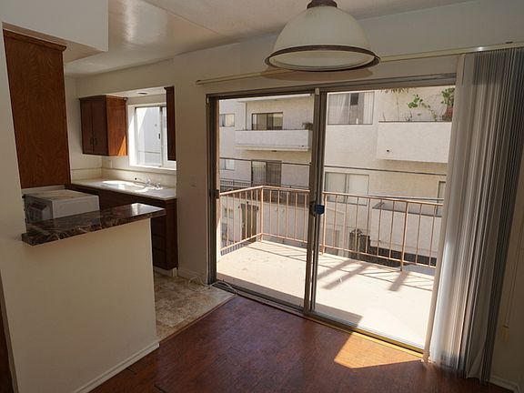 5th image of 1418 S Bentley Ave APT 206