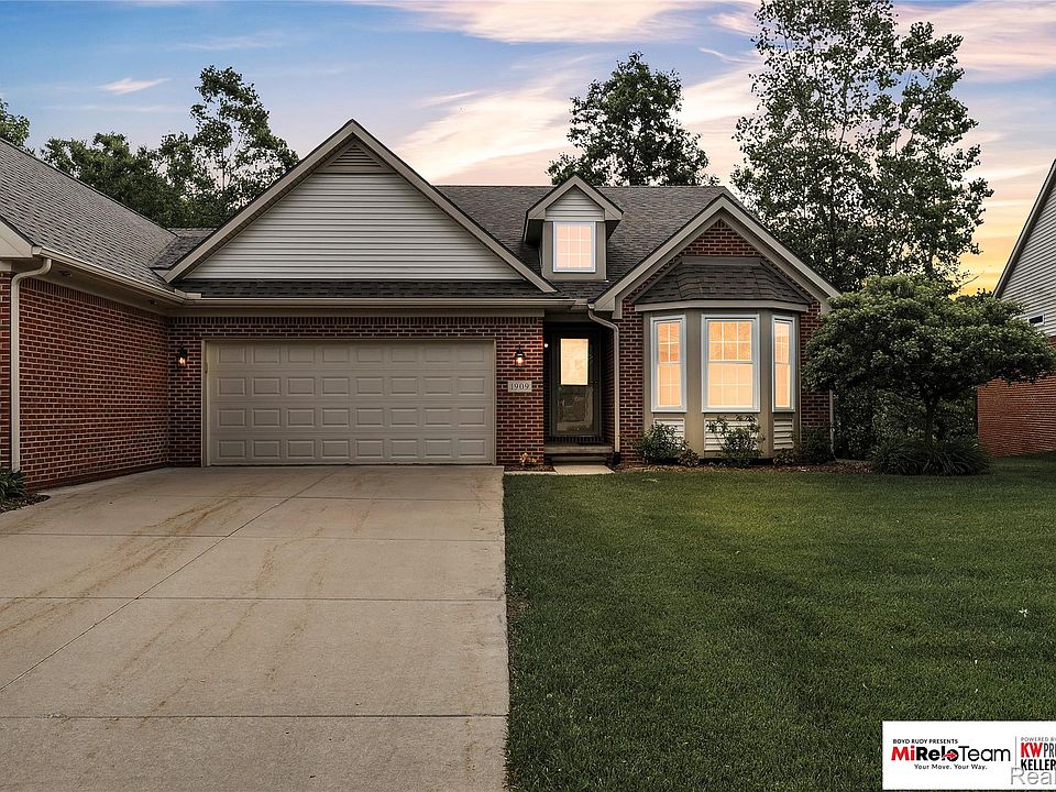 1st image of 1909 Egret Pointe