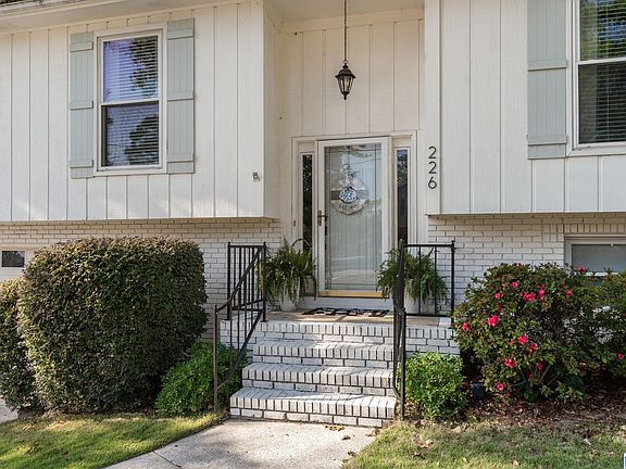 4th image of 226 Cambo Dr