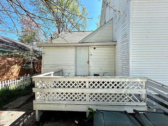 2nd image of 654 E Isabella Ave #2