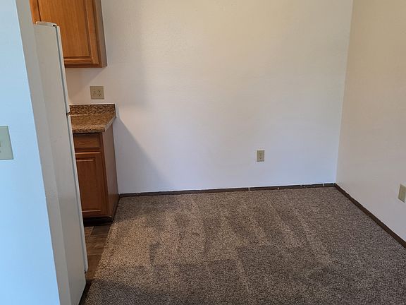 3rd image of 618 Heritage Dr #9