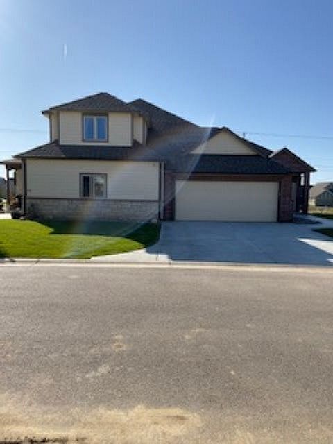 2nd image of 818 McCloud Cir Unit 305