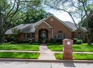 8320 Thornhaven Ct, North Richland Hills, TX 76182
