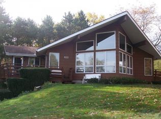 411 Birch Ln, Dixon, IL 61021
