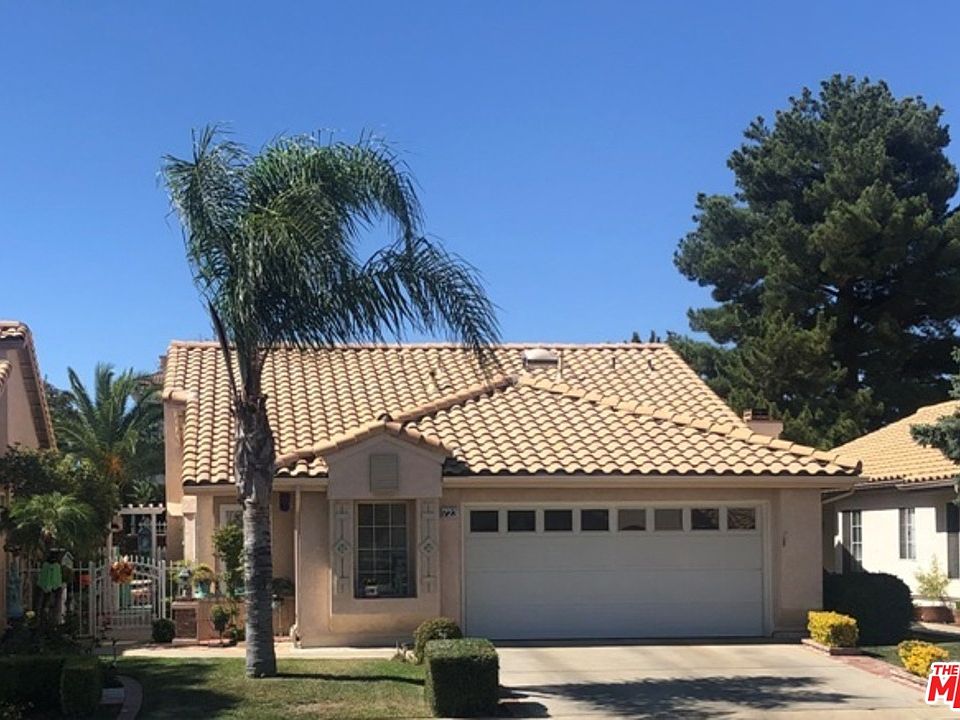 1st image of 723 S Shinecock Dr
