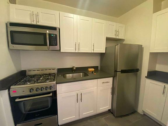 2nd image of 62-95 Saunders St #Ee