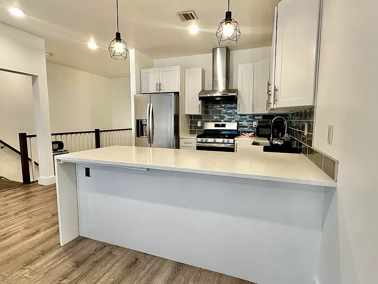 20 Fisk St #A — Photo 4